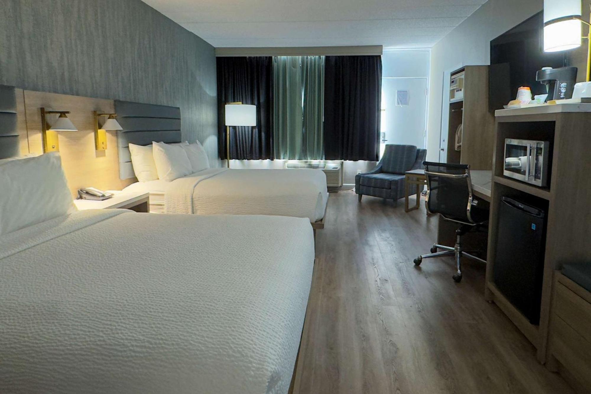 Radisson Airport 3* Montreal